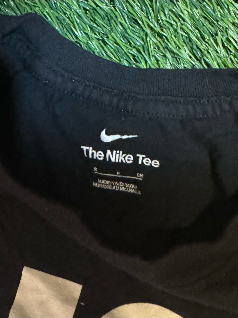 Used Nike “Just Do It” Black T- Shirt Size Small - Men’s with condition issues - Picture 6 of 8